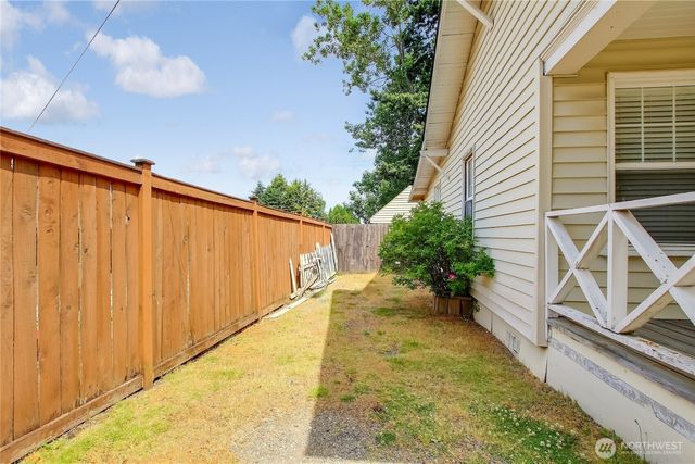 4909 N 38th St, Tacoma, WA 98407