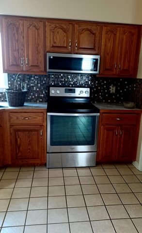 348 Colony Drive, Versailles, KY 40383