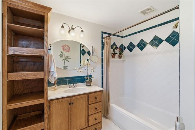 409 S Madison Street, Spring Hill, KS 66083