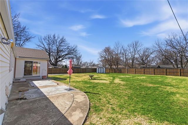 409 S Madison Street, Spring Hill, KS 66083