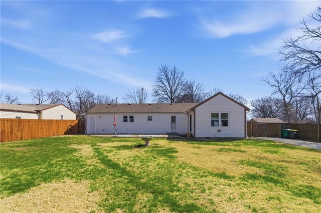 409 S Madison Street, Spring Hill, KS 66083