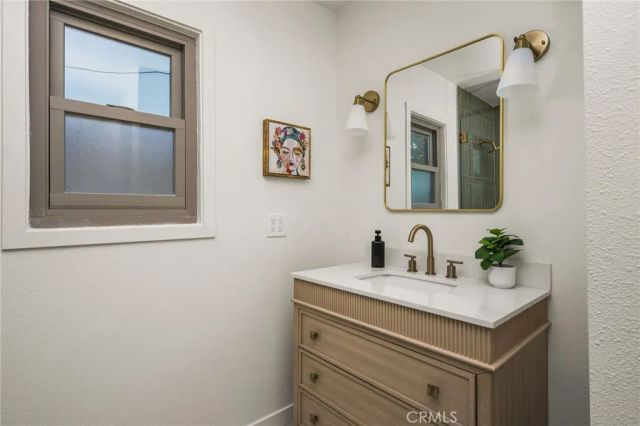 11619 Simms, Inglewood, CA 90303