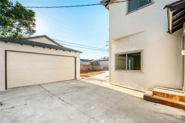 11619 Simms, Inglewood, CA 90303