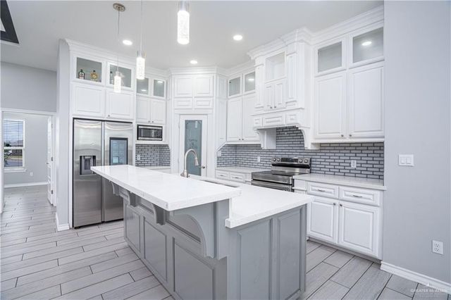 1302 Playa Drive, Weslaco, TX 78596