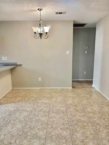 512 Hollyberry Drive, Mansfield, TX 76063