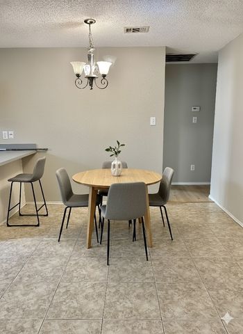 512 Hollyberry Drive, Mansfield, TX 76063