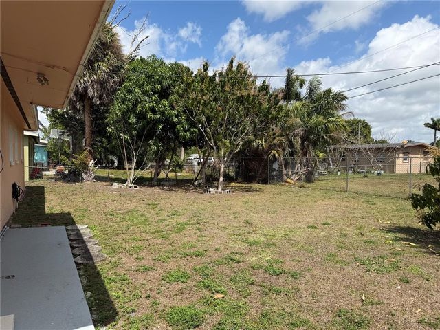 32 ROANOKE DRIVE 0, Fort Myers, FL 33905