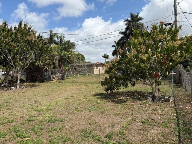 32 ROANOKE DRIVE 0, Fort Myers, FL 33905