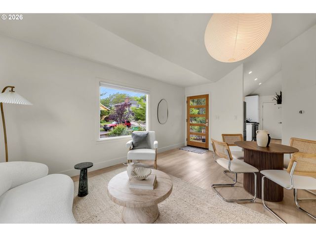 3008 Ne 70TH Ave, Portland, OR 97213