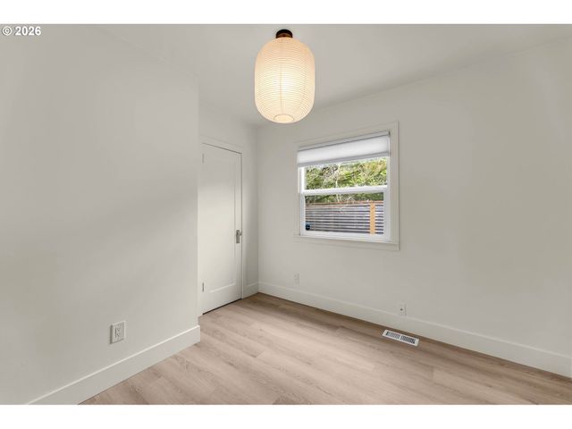 3008 Ne 70TH Ave, Portland, OR 97213