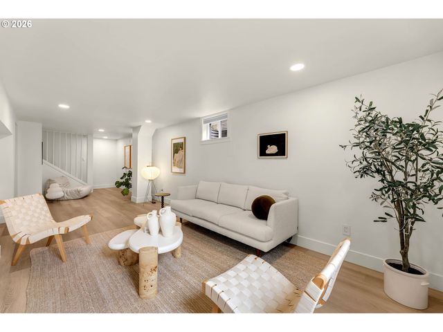 3008 Ne 70TH Ave, Portland, OR 97213