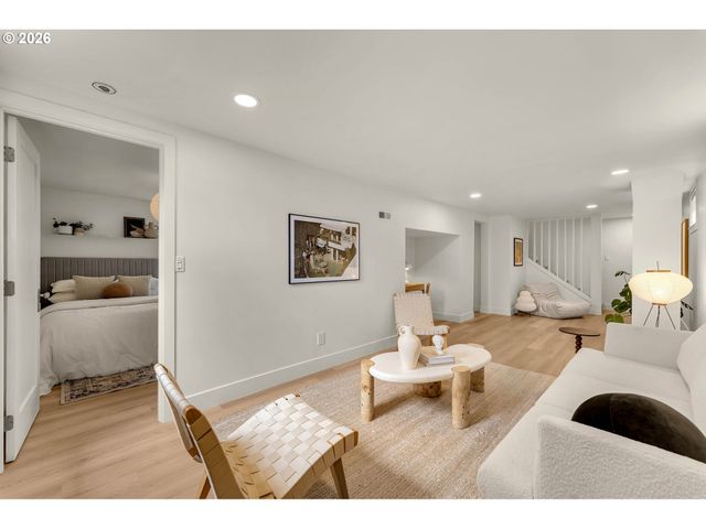 3008 Ne 70TH Ave, Portland, OR 97213
