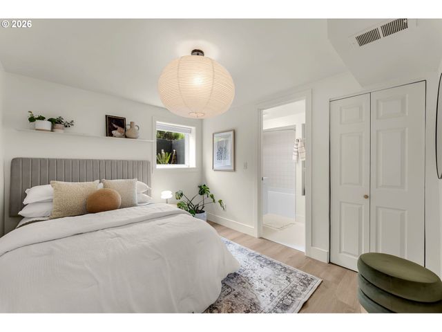 3008 Ne 70TH Ave, Portland, OR 97213