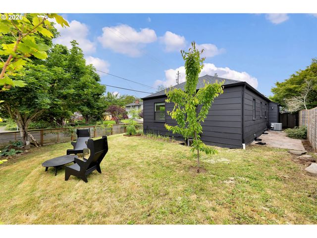 3008 Ne 70TH Ave, Portland, OR 97213