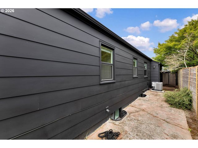 3008 Ne 70TH Ave, Portland, OR 97213