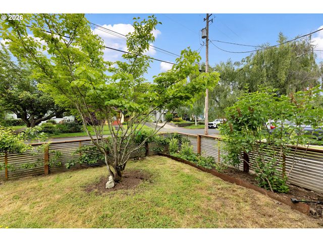 3008 Ne 70TH Ave, Portland, OR 97213