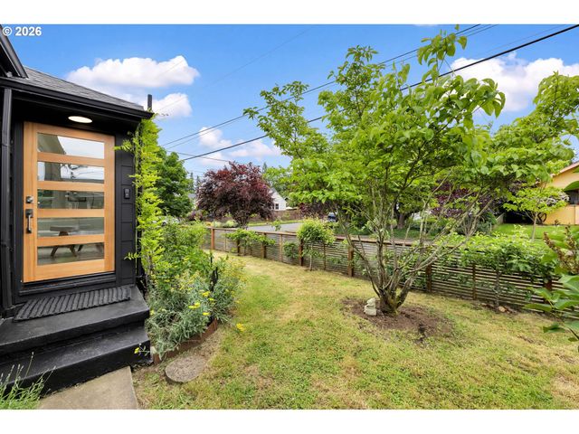 3008 Ne 70TH Ave, Portland, OR 97213