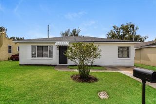 102 W SAINT LOUIS AVENUE, Eustis, FL 32726
