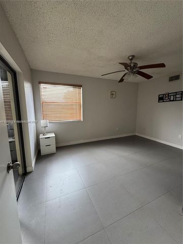1226 N Hiatus Rd 1226, Pembroke Pines, FL 33026