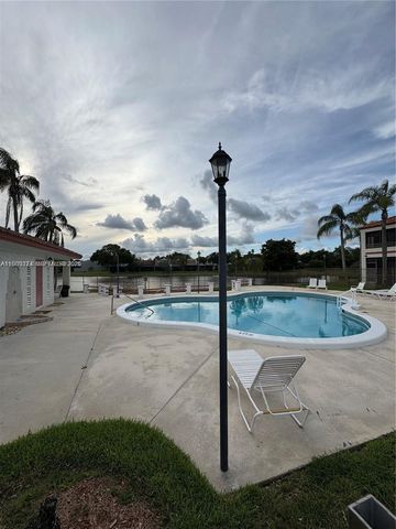 1226 N Hiatus Rd 1226, Pembroke Pines, FL 33026