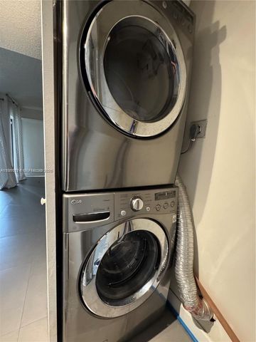 1226 N Hiatus Rd 1226, Pembroke Pines, FL 33026