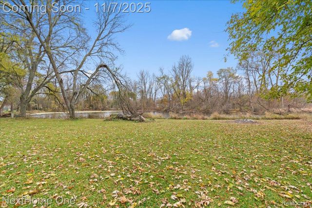 920 Del Sher Drive, Brighton, MI 48114