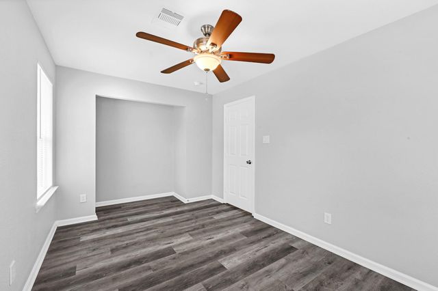 513 Avenue I B, Conroe, TX 77301