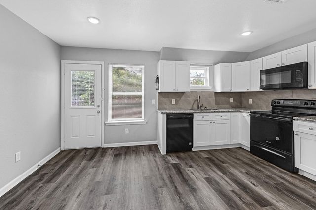 513 Avenue I B, Conroe, TX 77301