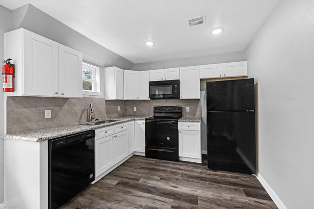 513 Avenue I B, Conroe, TX 77301