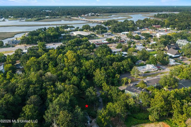 Rayburn Avenue, Ocean Springs, MS 39564