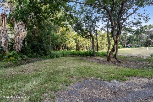 Rayburn Avenue, Ocean Springs, MS 39564