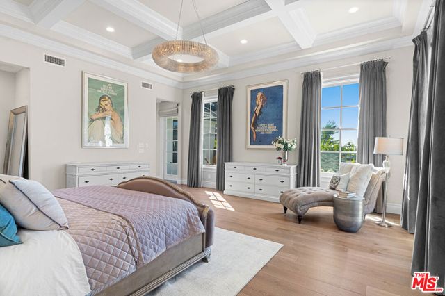 1460 N Doheny Drive, Los Angeles, CA 90069