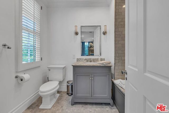 1460 N Doheny Drive, Los Angeles, CA 90069