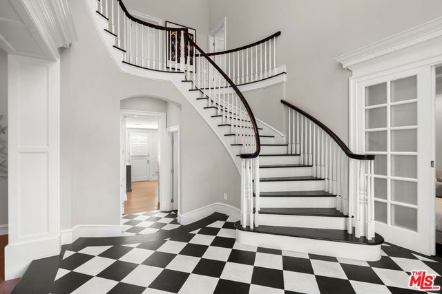 1460 N Doheny Drive, Los Angeles, CA 90069