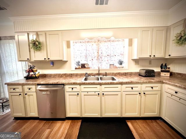 201 Lancelot Lane, Dublin, GA 31021