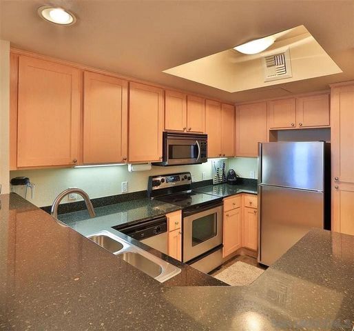 2400 5Th Ave 104, San Diego, CA 92101