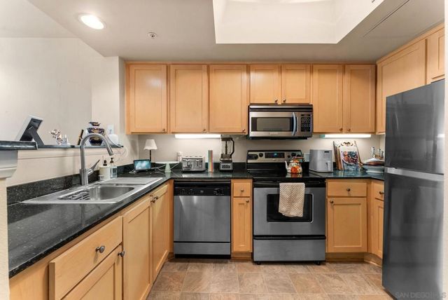 2400 5Th Ave 104, San Diego, CA 92101