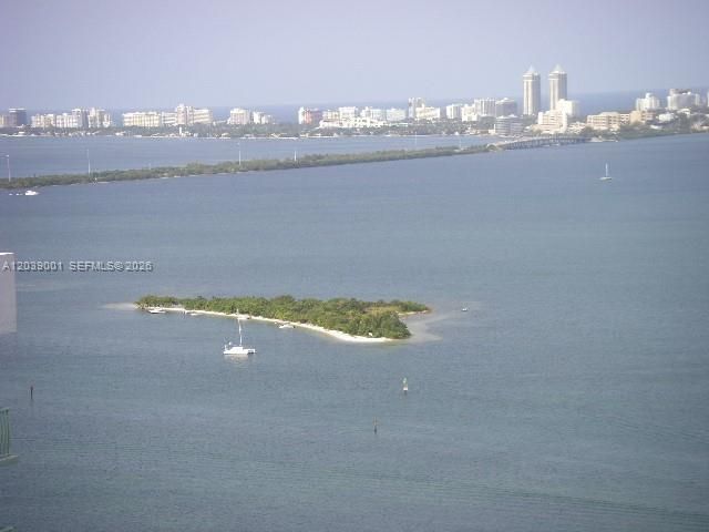 1750 N Bayshore Dr 3907, Miami, FL 33132