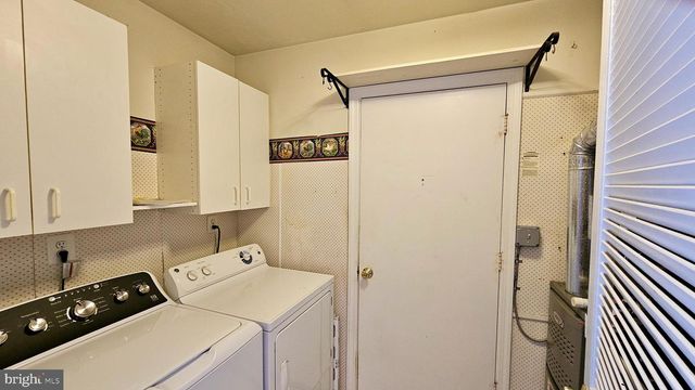 614 BARBADOS DR, Williamstown, NJ 08094