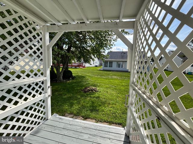 614 BARBADOS DR, Williamstown, NJ 08094