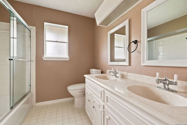 224 Sagecrest Dr, San Antonio, TX 78232