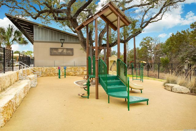 224 Sagecrest Dr, San Antonio, TX 78232