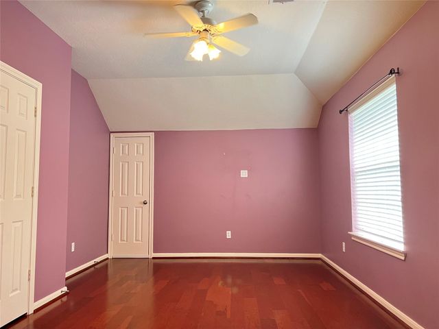 66 Driftoak Circle, The Woodlands, TX 77381