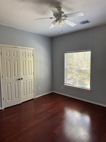 66 Driftoak Circle, The Woodlands, TX 77381