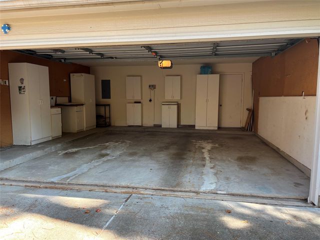 66 Driftoak Circle, The Woodlands, TX 77381