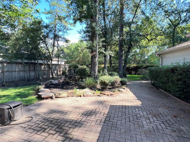 66 Driftoak Circle, The Woodlands, TX 77381