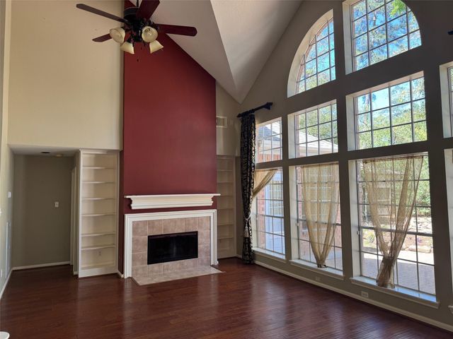 66 Driftoak Circle, The Woodlands, TX 77381