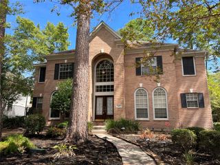66 Driftoak Circle, The Woodlands, TX 77381