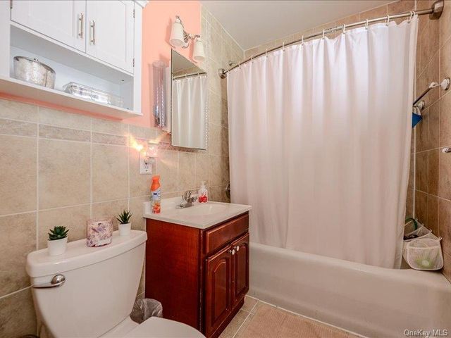 721 Edison Avenue, Bronx, NY 10465
