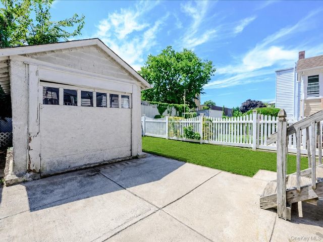 721 Edison Avenue, Bronx, NY 10465